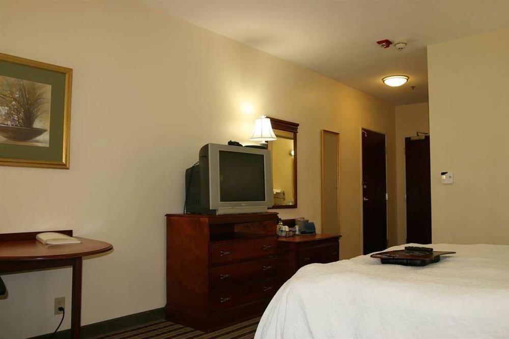 Hampton Inn & Suites Dayton-Vandalia Murlin Heights Номер фото
